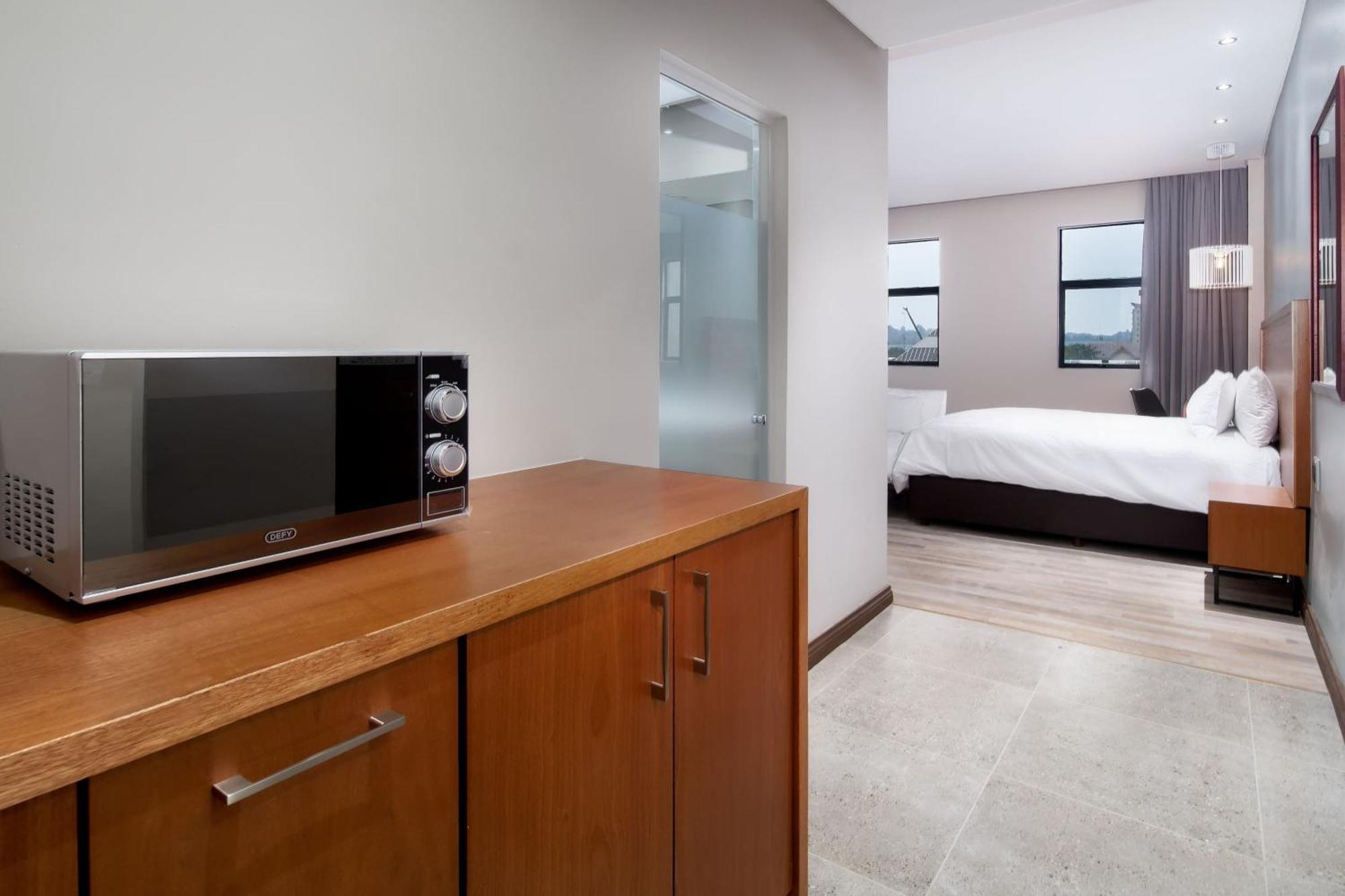 Protea Hotel By Marriott Pretoria Hatfield Номер фото