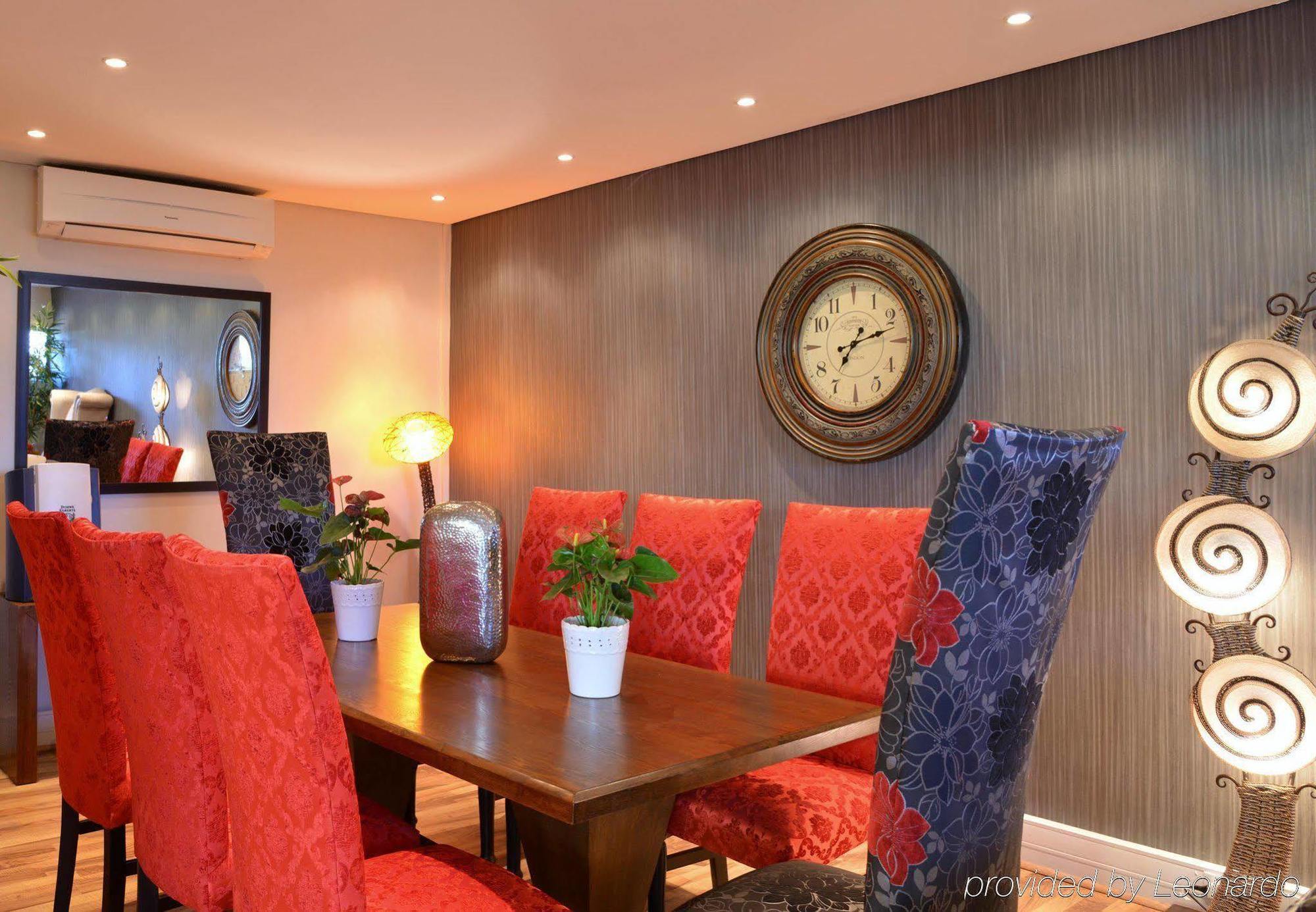 Protea Hotel By Marriott Pretoria Hatfield Экстерьер фото