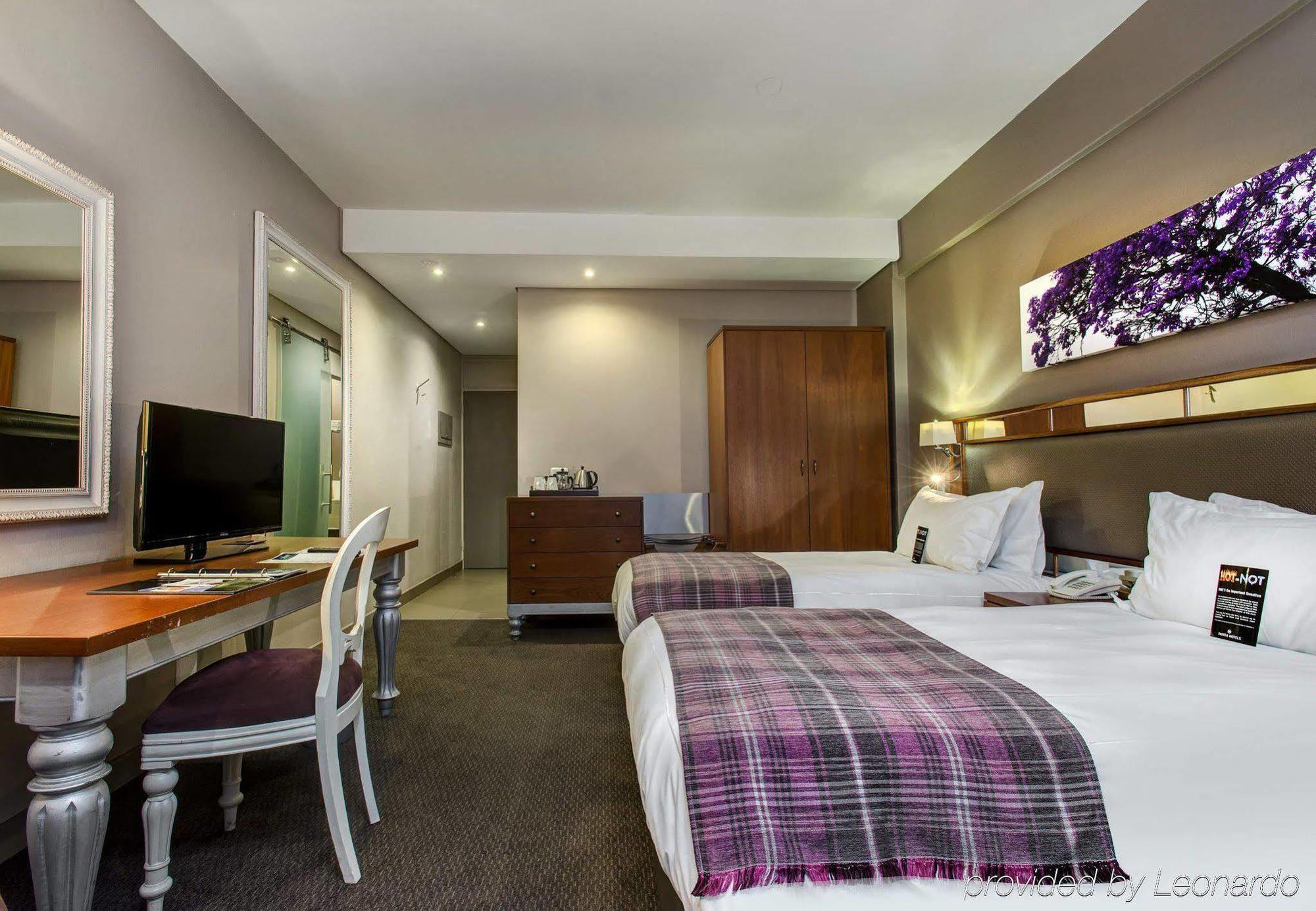 Protea Hotel By Marriott Pretoria Hatfield Экстерьер фото