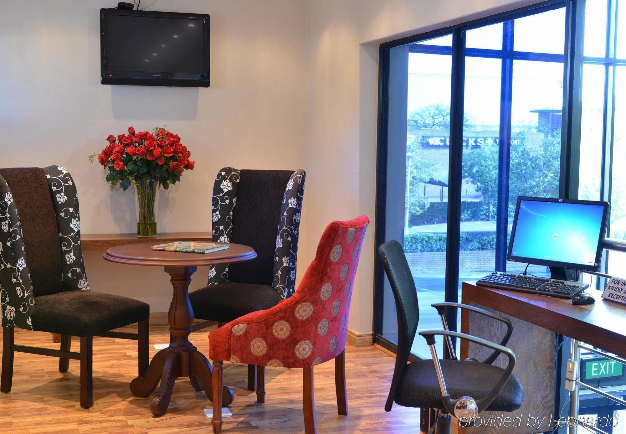 Protea Hotel By Marriott Pretoria Hatfield Экстерьер фото