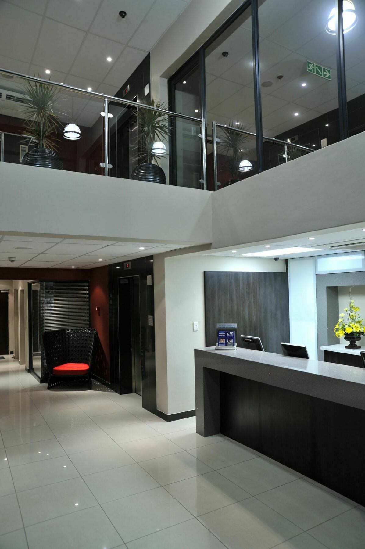 Protea Hotel By Marriott Pretoria Hatfield Экстерьер фото