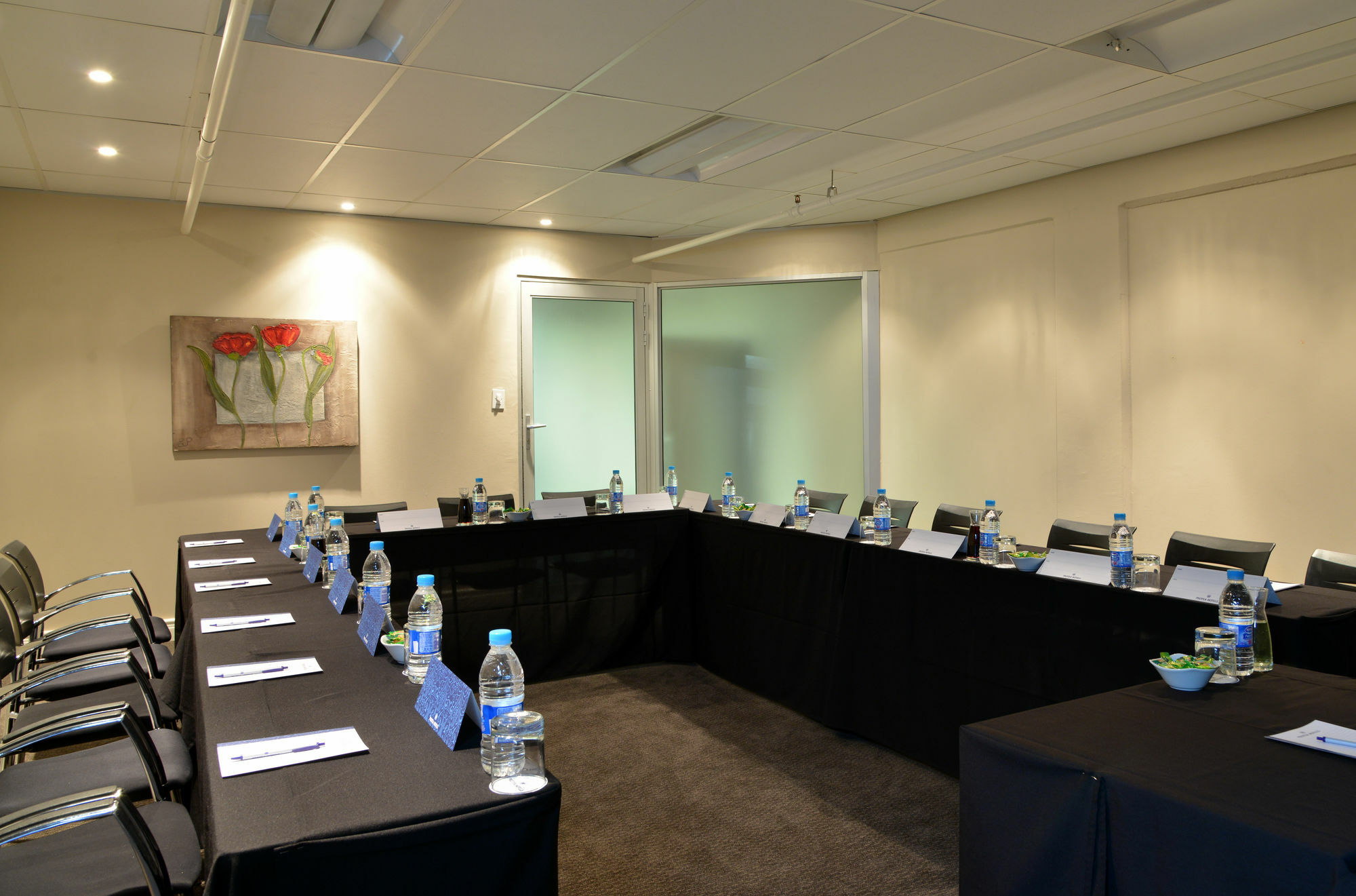 Protea Hotel By Marriott Pretoria Hatfield Экстерьер фото