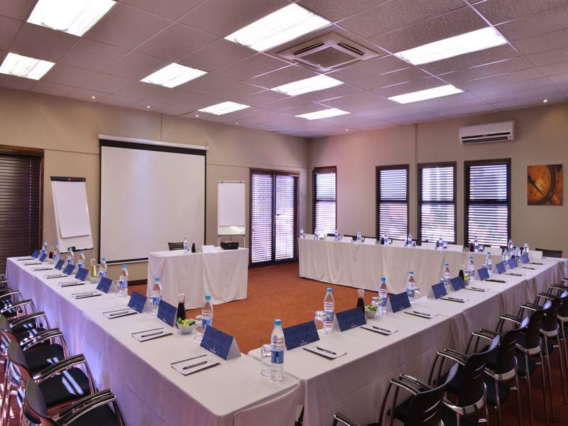 Protea Hotel By Marriott Pretoria Hatfield Экстерьер фото