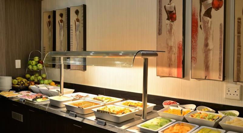 Protea Hotel By Marriott Pretoria Hatfield Экстерьер фото